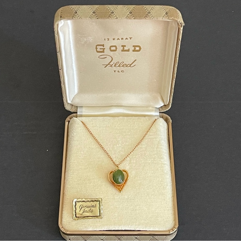 Vintage TLC 12KT gold filled Genuine green jade pendant necklace.